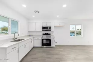 200 Gompers Cir, Morristown, AZ 85342 - Photo 11