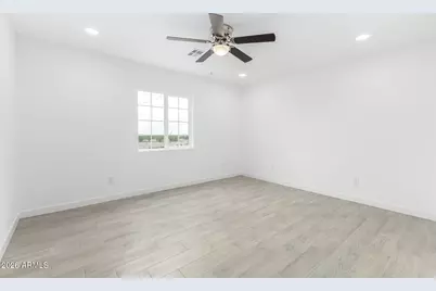 200 Gompers Circle, Morristown, AZ 85342 - Photo 15