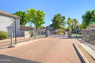 7401 W Arrowhead Clubhouse Dr, Glendale, AZ 85308 - Photo 27