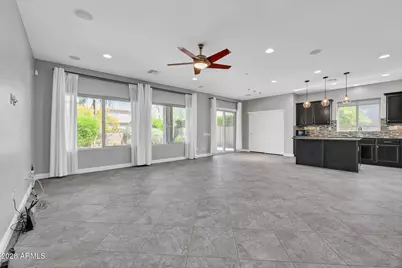 21121 N 37th Run, Phoenix, AZ 85050 - Photo 5