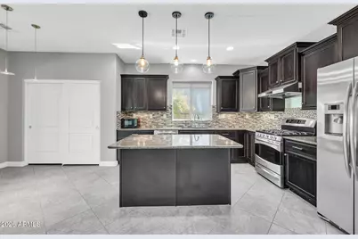 21121 N 37th Run, Phoenix, AZ 85050 - Photo 11