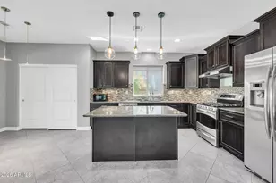 21121 N 37th Run, Phoenix, AZ 85050 - Photo 11