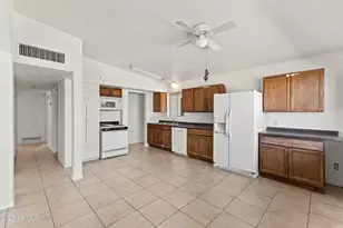 1113 E Bisnaga St, Casa Grande, AZ 85122 - Photo 3
