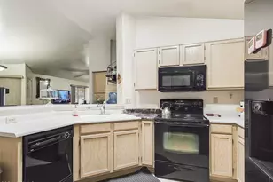 5613 S 42nd St, Phoenix, AZ 85040 - Photo 13