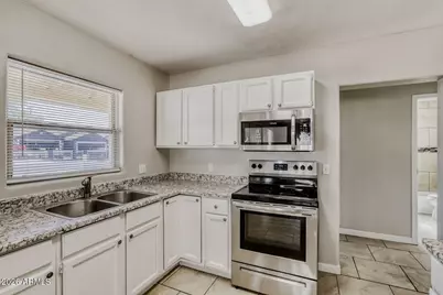 6132 N 35th Drive, Phoenix, AZ 85019 - Photo 15