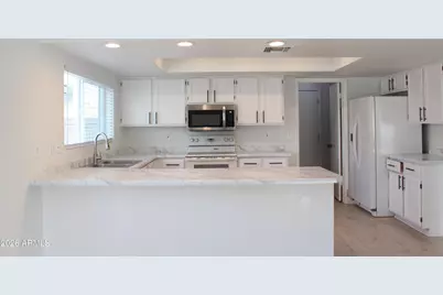 7301 W Canterbury Drive, Peoria, AZ 85345 - Photo 7