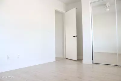 7301 W Canterbury Drive, Peoria, AZ 85345 - Photo 11