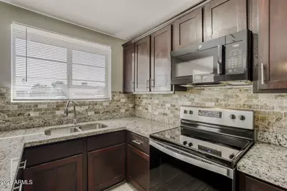 2952 N 53rd Drive, Phoenix, AZ 85031 - Photo 11