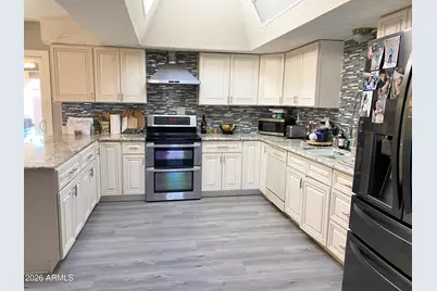 3727 W Banff Lane, Phoenix, AZ 85053 - Photo 5