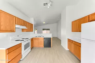 7594 W Citrus Way, Glendale, AZ 85303 - Photo 9