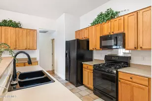 2229 S 82nd Ln, Phoenix, AZ 85043 - Photo 11