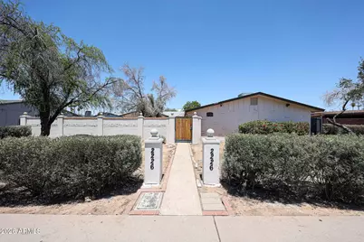 2226 W Heatherbrae Drive #Apt 4, Phoenix, AZ 85015 - Photo 1