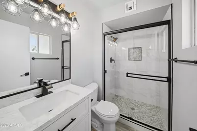 5607 N 73rd Avenue, Glendale, AZ 85303 - Photo 9