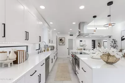 3034 E Stella Lane, Phoenix, AZ 85016 - Photo 9