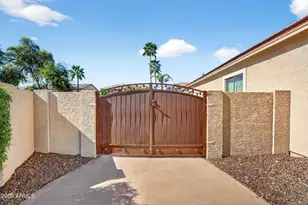 10647 E Lindner Cir, Mesa, AZ 85209 - Photo 9