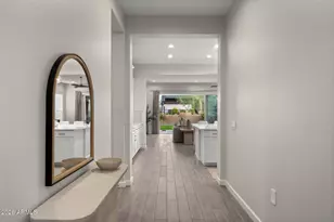 5954 E Cat Balue Dr, Phoenix, AZ 85054 - Photo 5