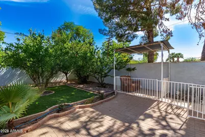 1212 E McLellan Boulevard, Phoenix, AZ 85014 - Photo 29