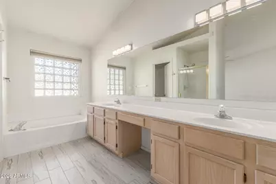 5538 W Fallen Leaf Lane, Glendale, AZ 85310 - Photo 21