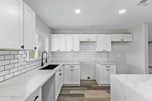 7922 W Clayton Dr, Phoenix, AZ 85033 - Photo 7