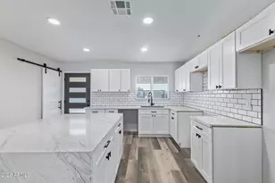 7922 W Clayton Dr, Phoenix, AZ 85033 - Photo 3