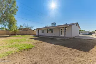 7922 W Clayton Dr, Phoenix, AZ 85033 - Photo 5