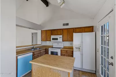 2206 W Beaubien Drive, Phoenix, AZ 85027 - Photo 11