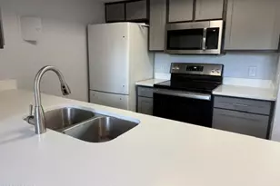 4240 N Longview Ave, Phoenix, AZ 85014 - Photo 7