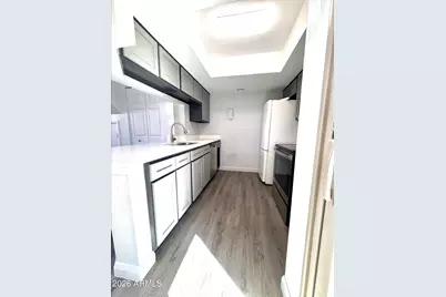 4240 N Longview Avenue #9, Phoenix, AZ 85014 - Photo 5