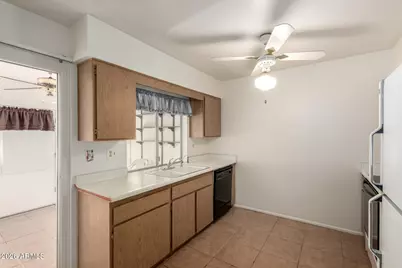 14042 N Newcastle Drive, Sun City, AZ 85351 - Photo 11