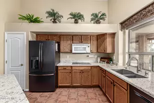 17903 N Windfall Dr, Surprise, AZ 85374 - Photo 11