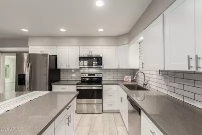 9822 W Pebble Beach Drive, Sun City, AZ 85351 - Photo 9