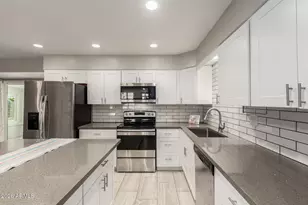 9822 W Pebble Beach Dr, Sun City, AZ 85351 - Photo 9