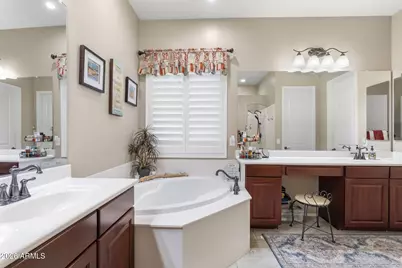 24207 N 24th Place, Phoenix, AZ 85024 - Photo 19