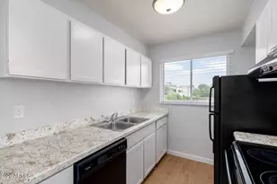 4867 W Palo Verde Dr, Glendale, AZ 85301 - Photo 7