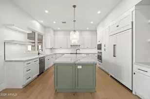 4030 N 54th Pl, Phoenix, AZ 85018 - Photo 13