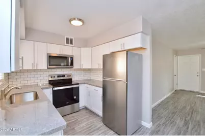 645 N Arrowhead Drive #Apt 4, Chandler, AZ 85224 - Photo 5