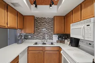 1832 N 52nd St, Phoenix, AZ 85008 - Photo 9