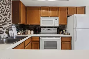 1832 N 52nd St, Phoenix, AZ 85008 - Photo 11