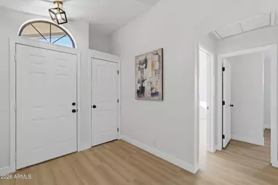 926 E Hearne Way, Gilbert, AZ 85234 - Photo 5