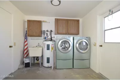 10334 W Highwood Lane, Sun City, AZ 85373 - Photo 11