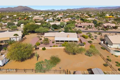 125 E Blue Eagle Lane, Phoenix, AZ 85086 - Photo 35