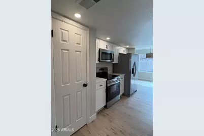 5723 W Sunnyslope Lane, Glendale, AZ 85302 - Photo 7