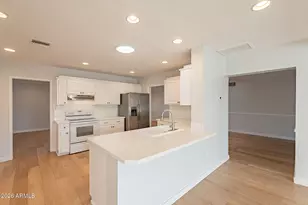 5715 E Calle Del Paisano, Phoenix, AZ 85018 - Photo 11