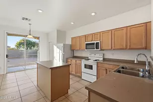 6922 S 38th Ln, Phoenix, AZ 85041 - Photo 11