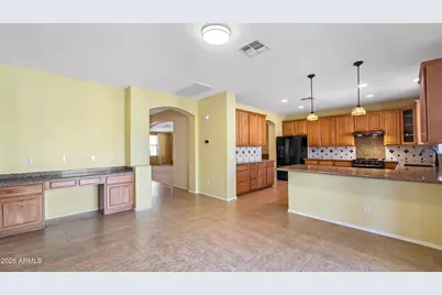 14226 W Wethersfield Road, Surprise, AZ 85379 - Photo 17