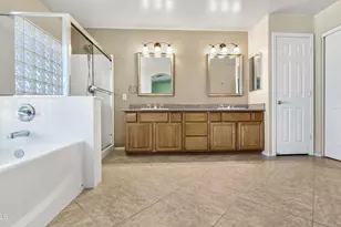 14226 W Wethersfield Rd, Surprise, AZ 85379 - Photo 31