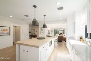 5627 E Monterosa St, Phoenix, AZ 85018 - Photo 5