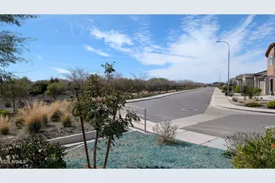 753 N 107th Drive, Avondale, AZ 85323 - Photo 3