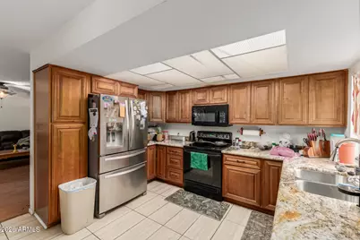 8802 N New World Drive, Glendale, AZ 85302 - Photo 11