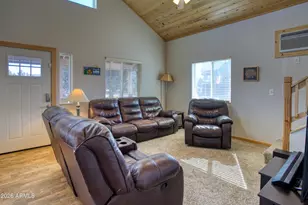 2751 Pineview Ct, Overgaard, AZ 85933 - Photo 7